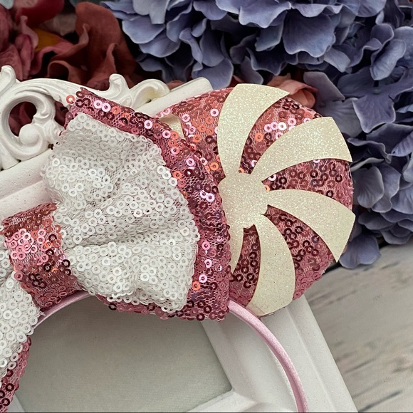 Minnie Mouse Candy Swirl Sequin Headband with Bow - Picture 5 of 12